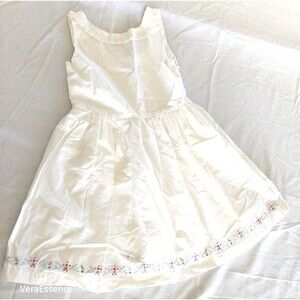 Sergent Mayor GIRLS Sz 7 WHITE COTTON FLORAL EMBROIDERED HEM PLEADED LINED